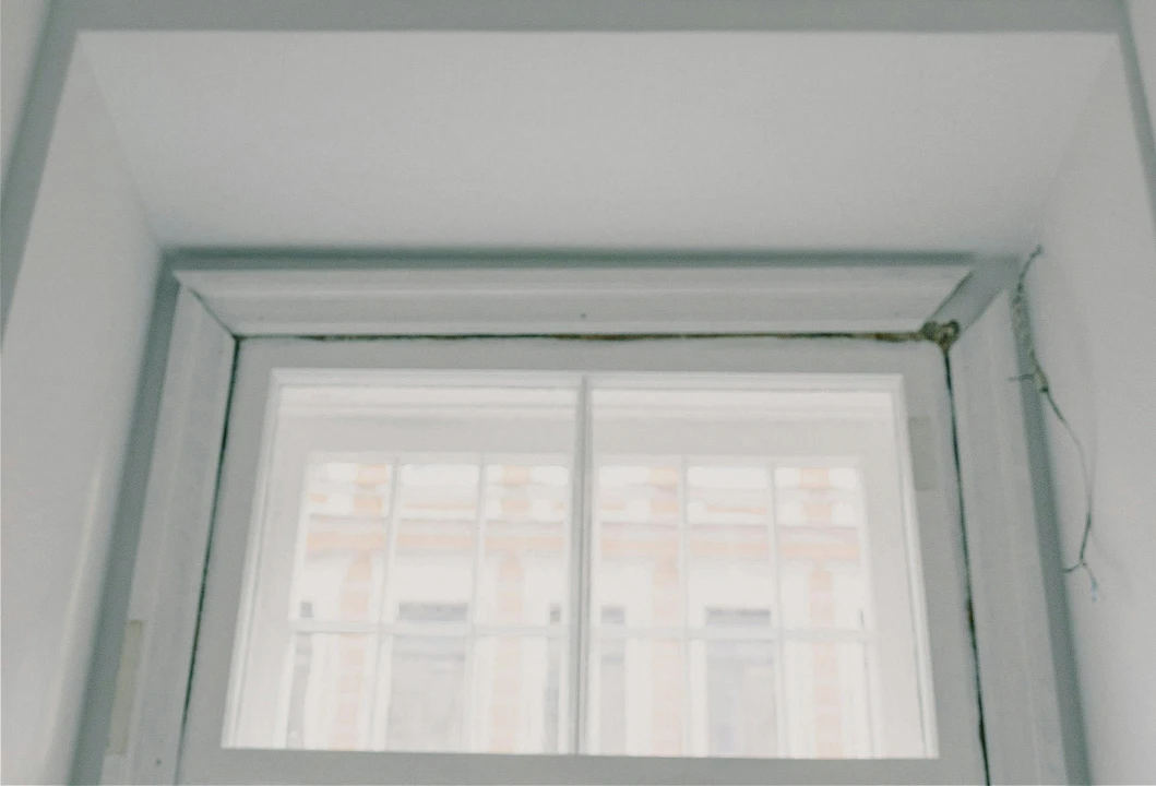 brick molding separating brick molding separating