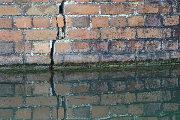cracked foundation wall cracked foundation wall