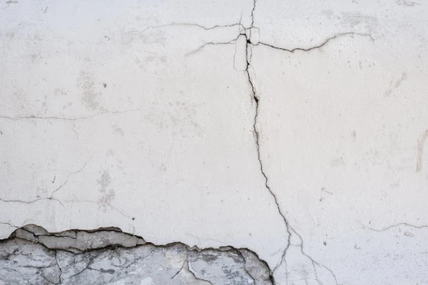 visible wall cracks visible wall cracks