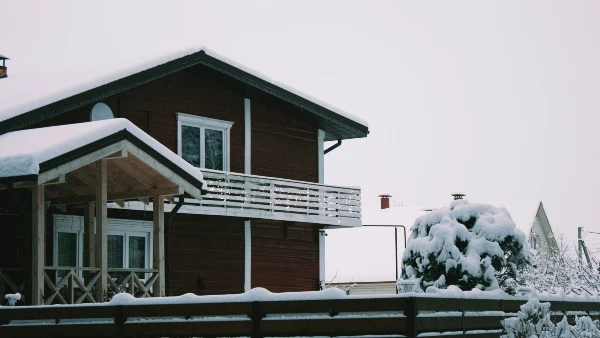 Essential Foundation Maintenance Winter Tips for Homeowners Essential Foundation Maintenance Winter Tips for Homeowners